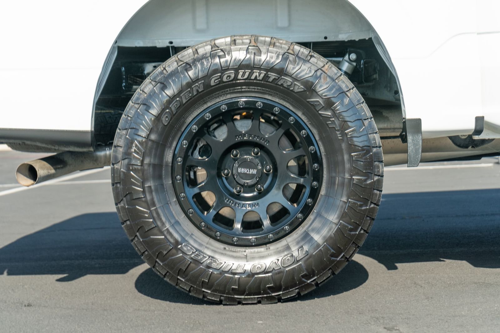 Used 2024 Oxford White Ford XLT image 7