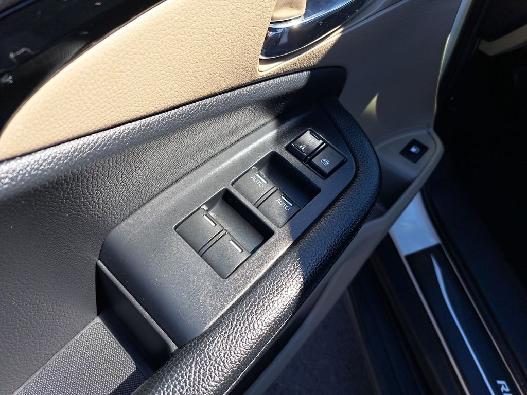 Used 2020 White Honda RTL-E image 13