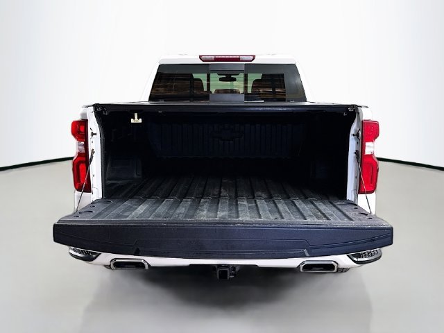 Used 2022 Iridescent Pearl Tricoat Chevrolet RST image 27