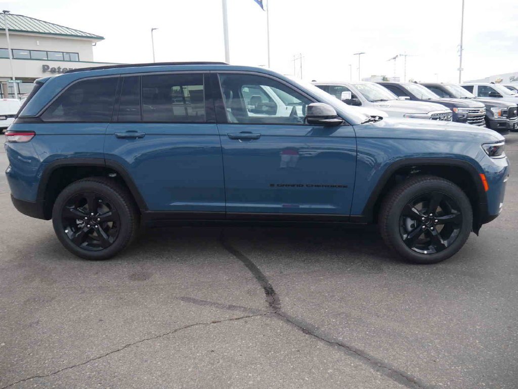 New 2026 Steel Blue Exterior Paint Jeep Limited image 19