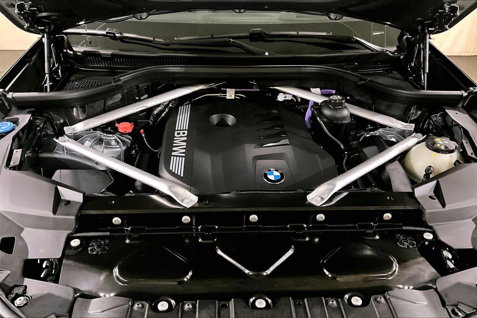 Certified Used 2026 GREY BMW xDrive40i image 29