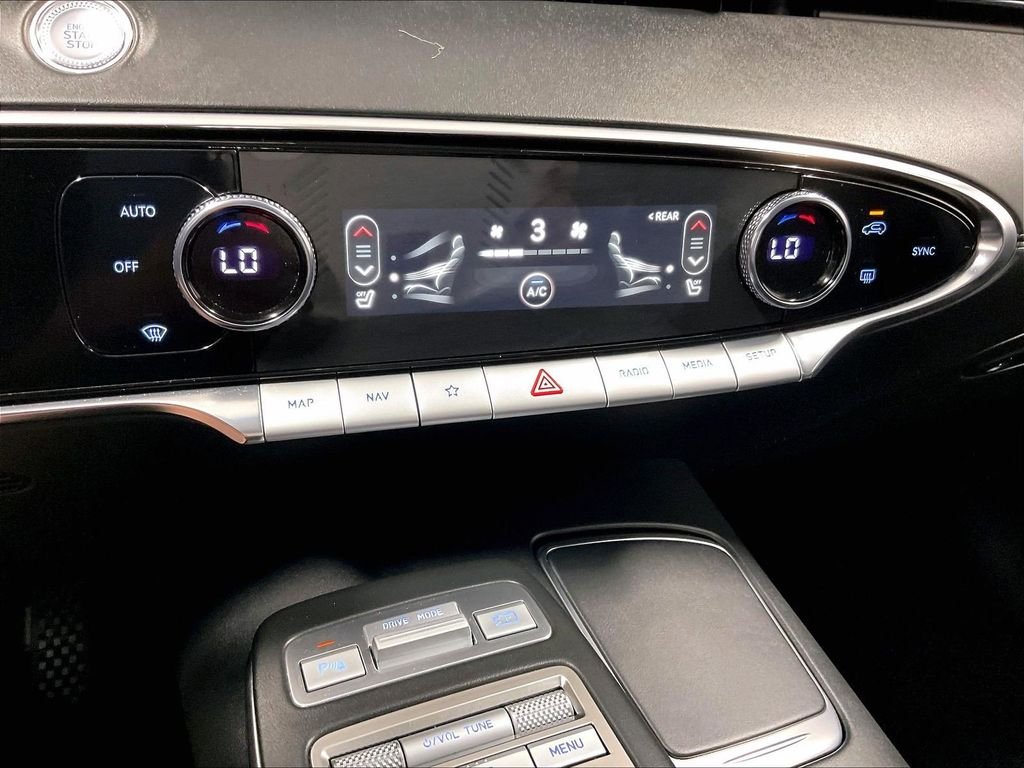 Used 2025 Silver Genesis 2.5T image 25