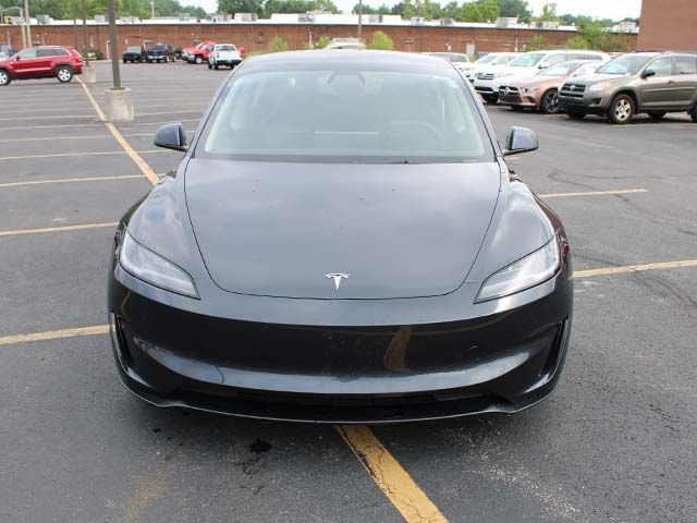 Used 2024  Tesla Performance image 3