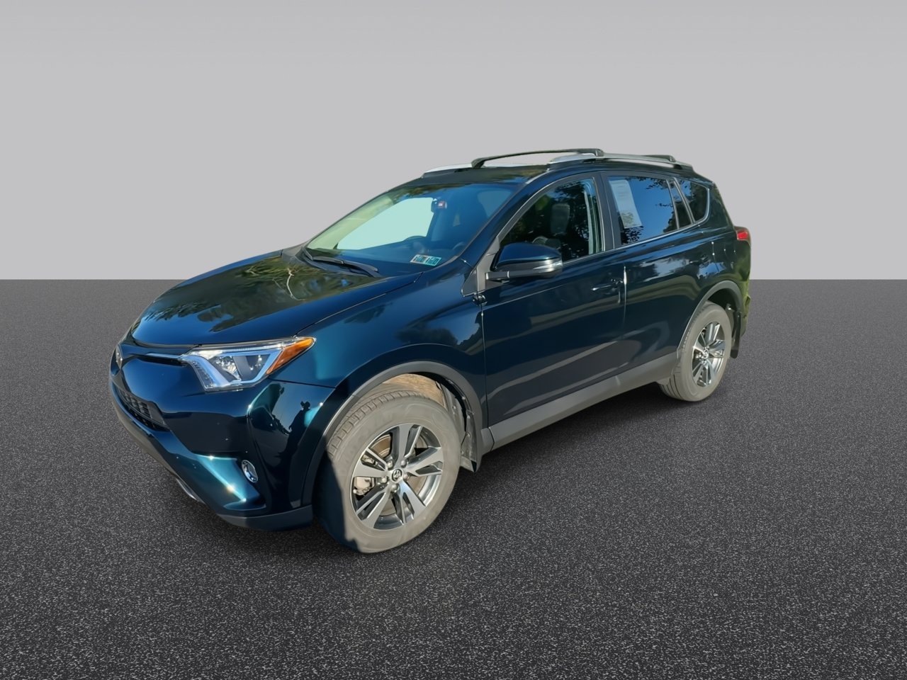 Used 2017 Aqua Toyota XLE image 4