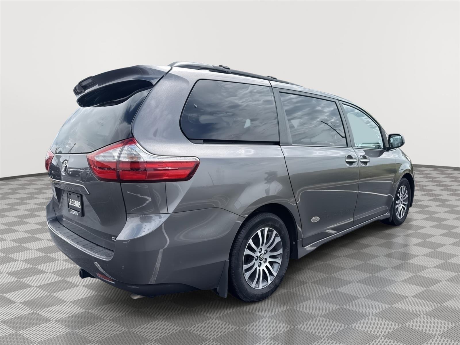 Used 2018 Predawn Gray Mica Toyota XLE image 5