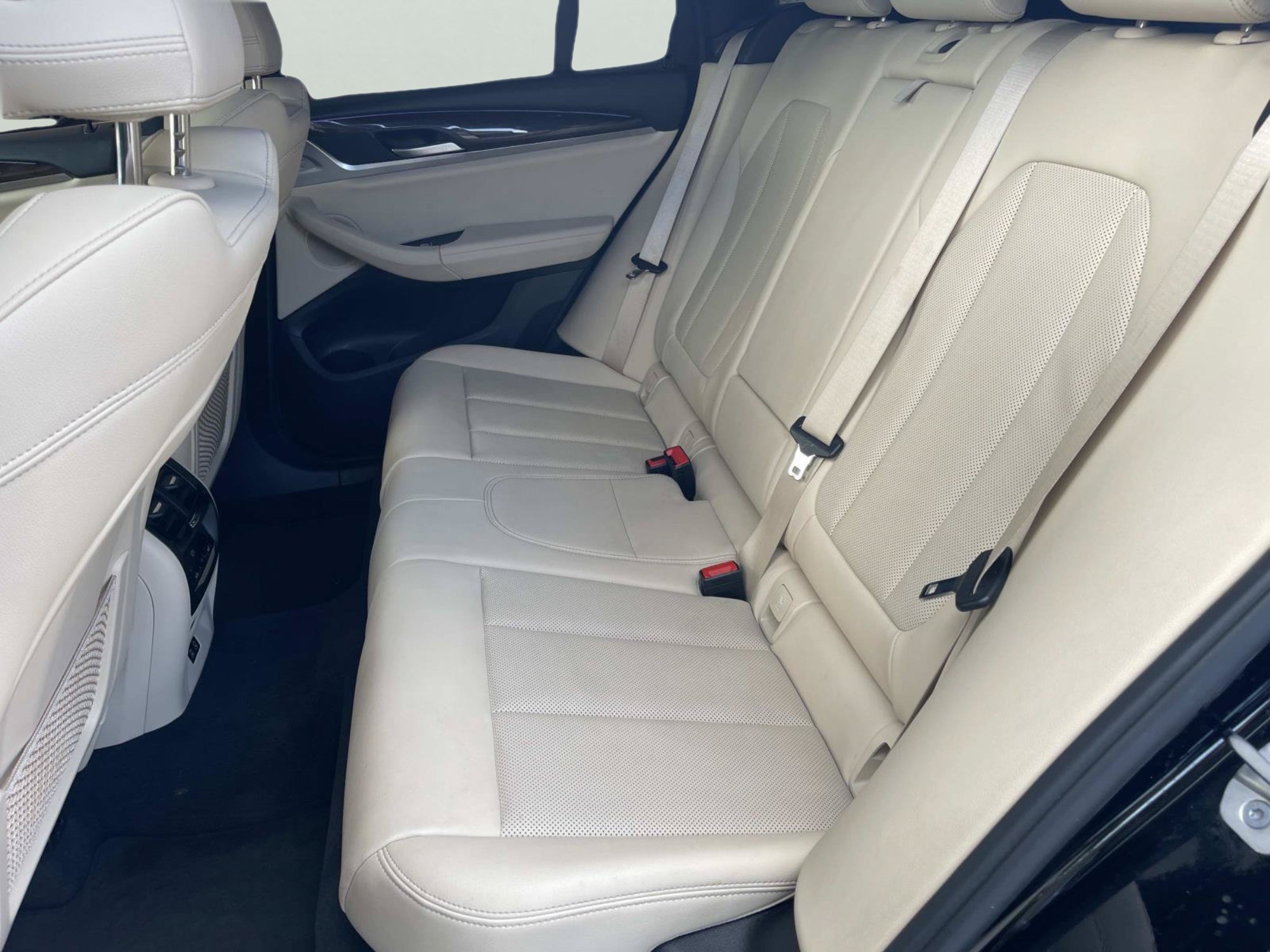 Used 2022 Jet Black BMW sDrive30i image 18
