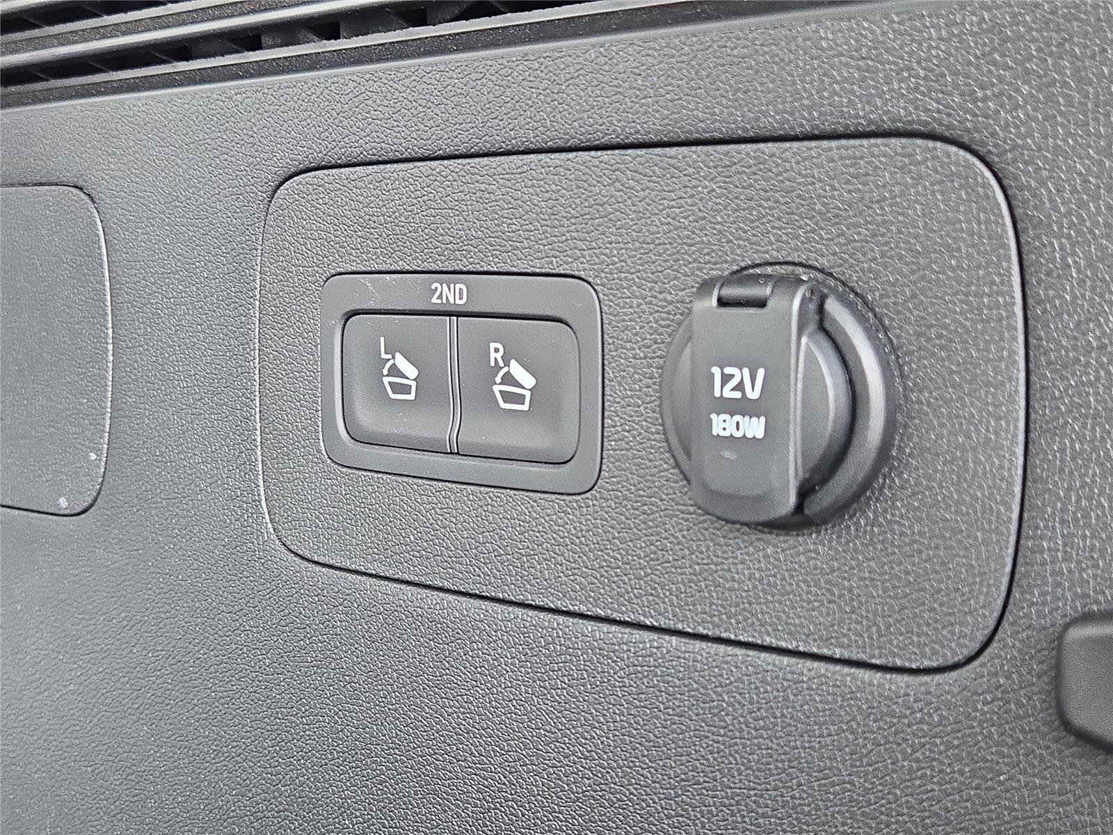 Used 2025 Silver Kia S image 13