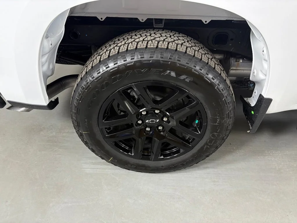 New 2026 Summit White Chevrolet RST image 13