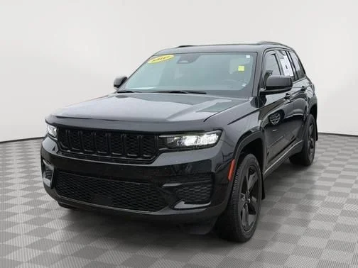 Used 2023 Black Jeep Altitude X image 7