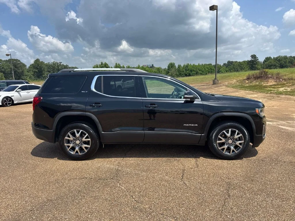 Used 2023 Black GMC SLT image 8