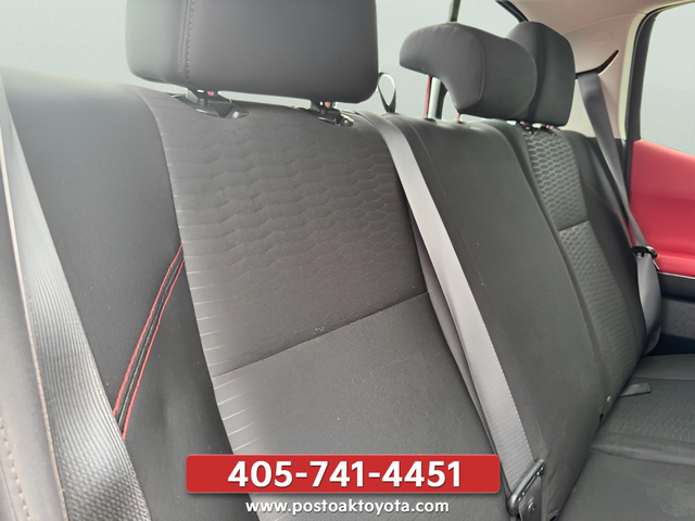 Used 2016 Red Toyota SR5 image 9