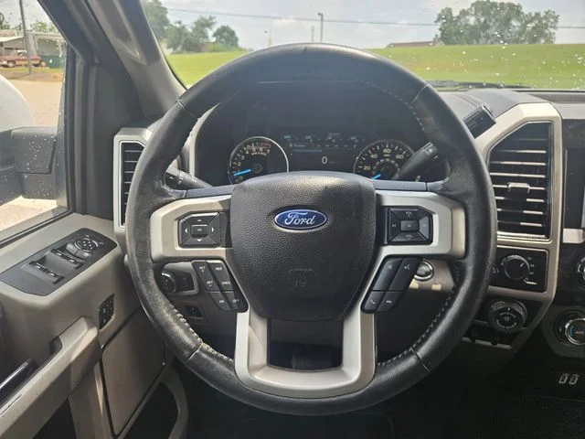 Used 2020 White Ford Lariat image 14