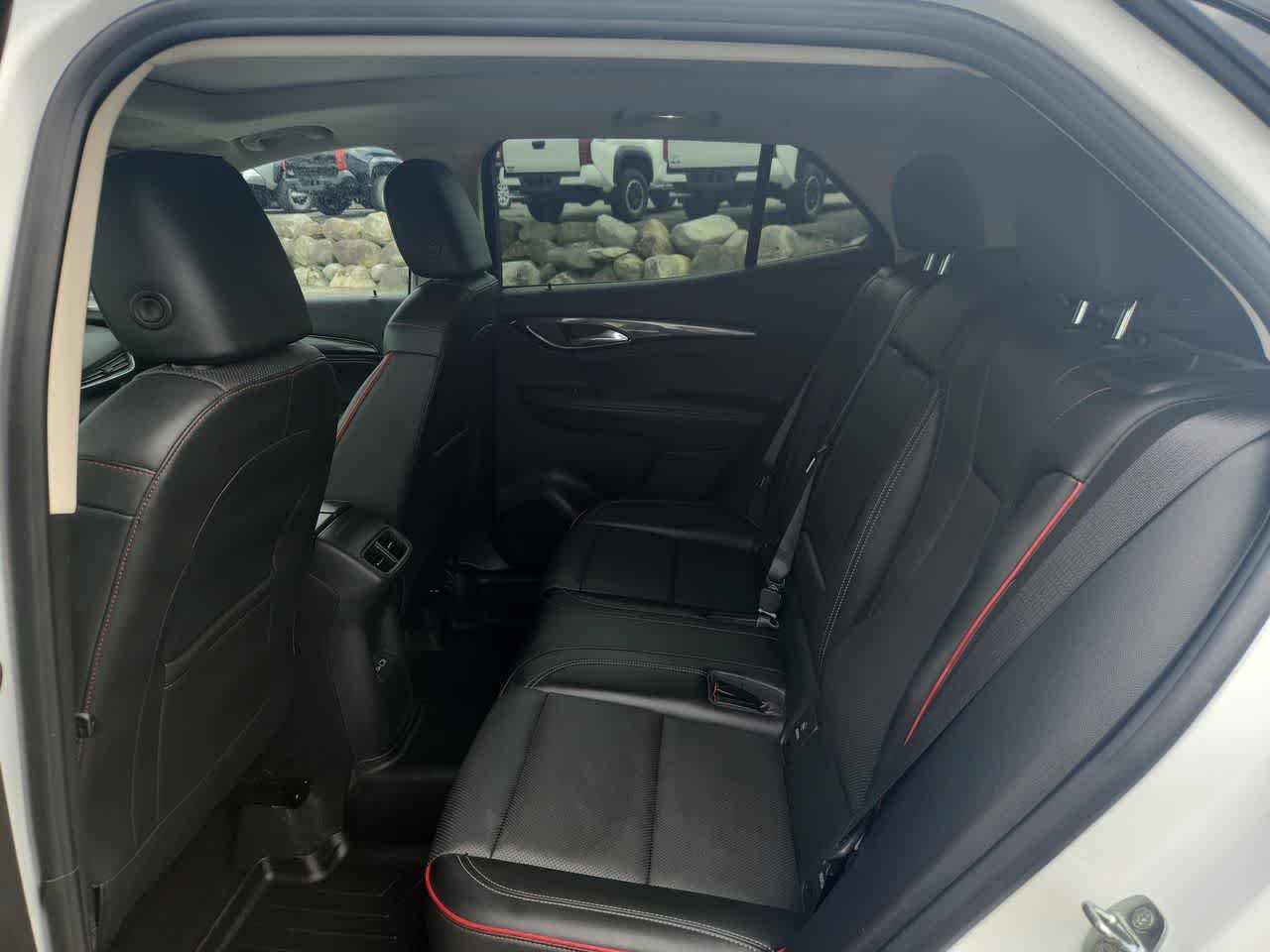 Used 2023 Summit White Buick Essence image 14
