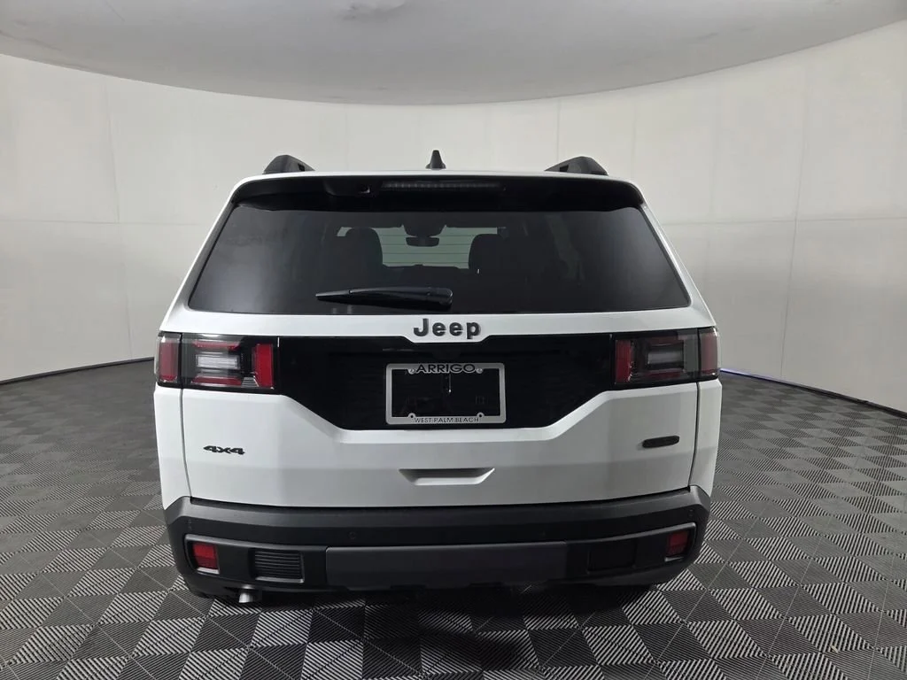 New 2026 Bright White Clear-Coat Exterior Paint Jeep Overland image 6