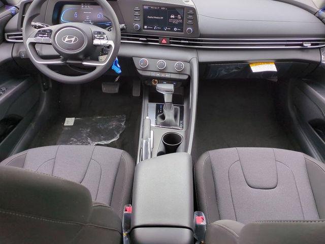 New 2026 White Hyundai SE image 13