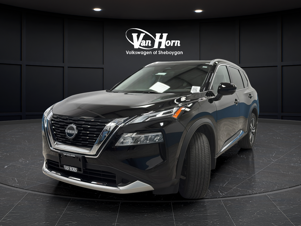 Used 2023 Super Black Nissan Platinum image 3
