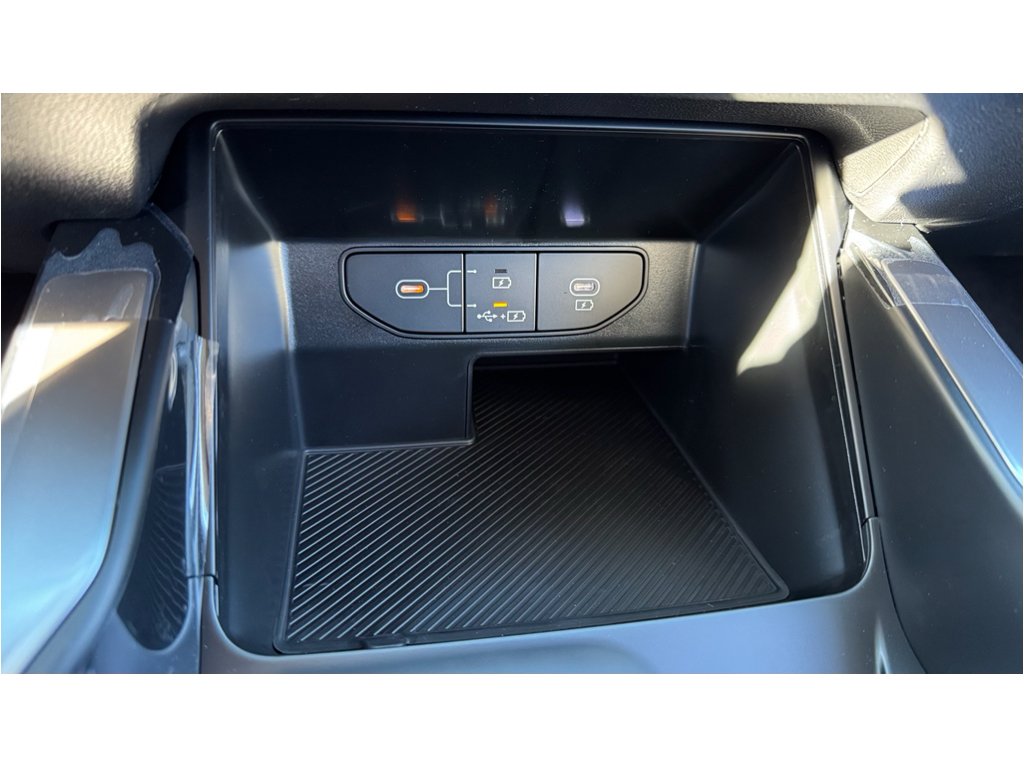 New 2026 Glacial White Pearl Kia LX image 22