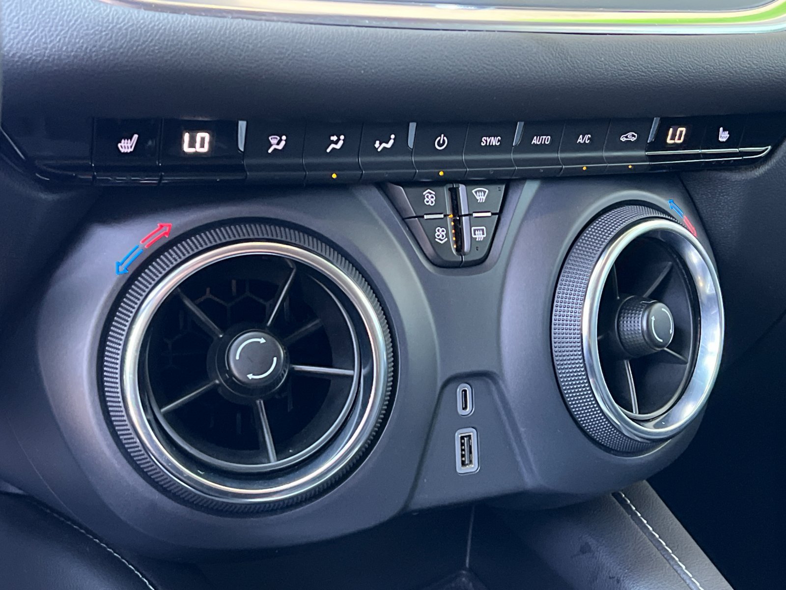 Used 2025 Black Chevrolet 2LT image 19