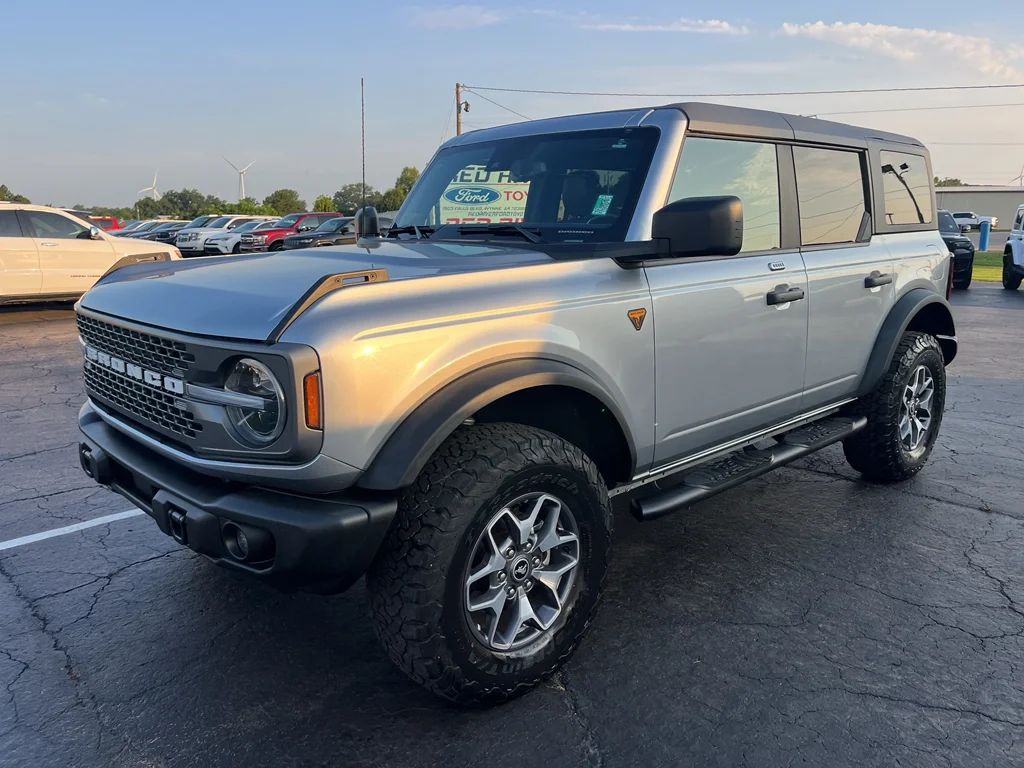 Used 2023 Iconic Silver Metallic Ford Badlands image 1