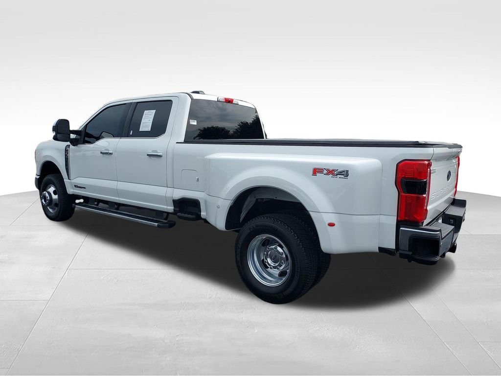 Used 2025 White Ford Lariat image 3