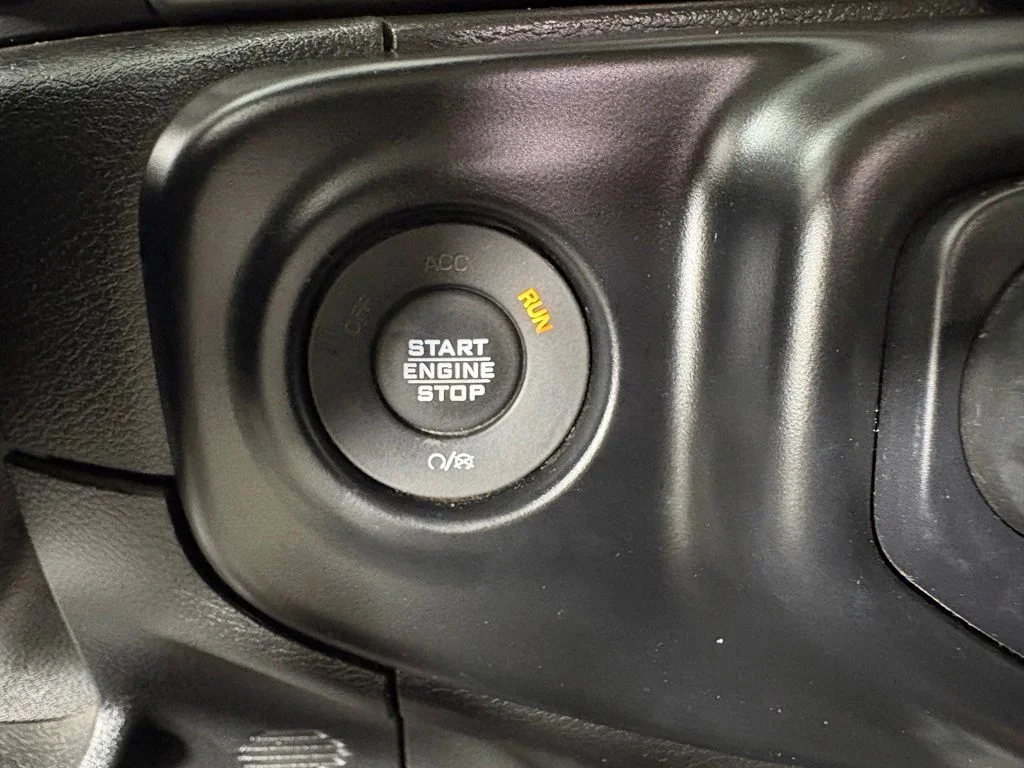 Used 2020 Gray Jeep Unlimited Sahara image 27