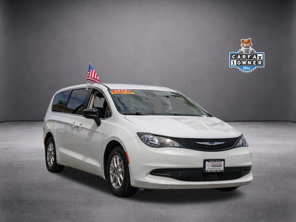 2024 Chrysler Voyager LX