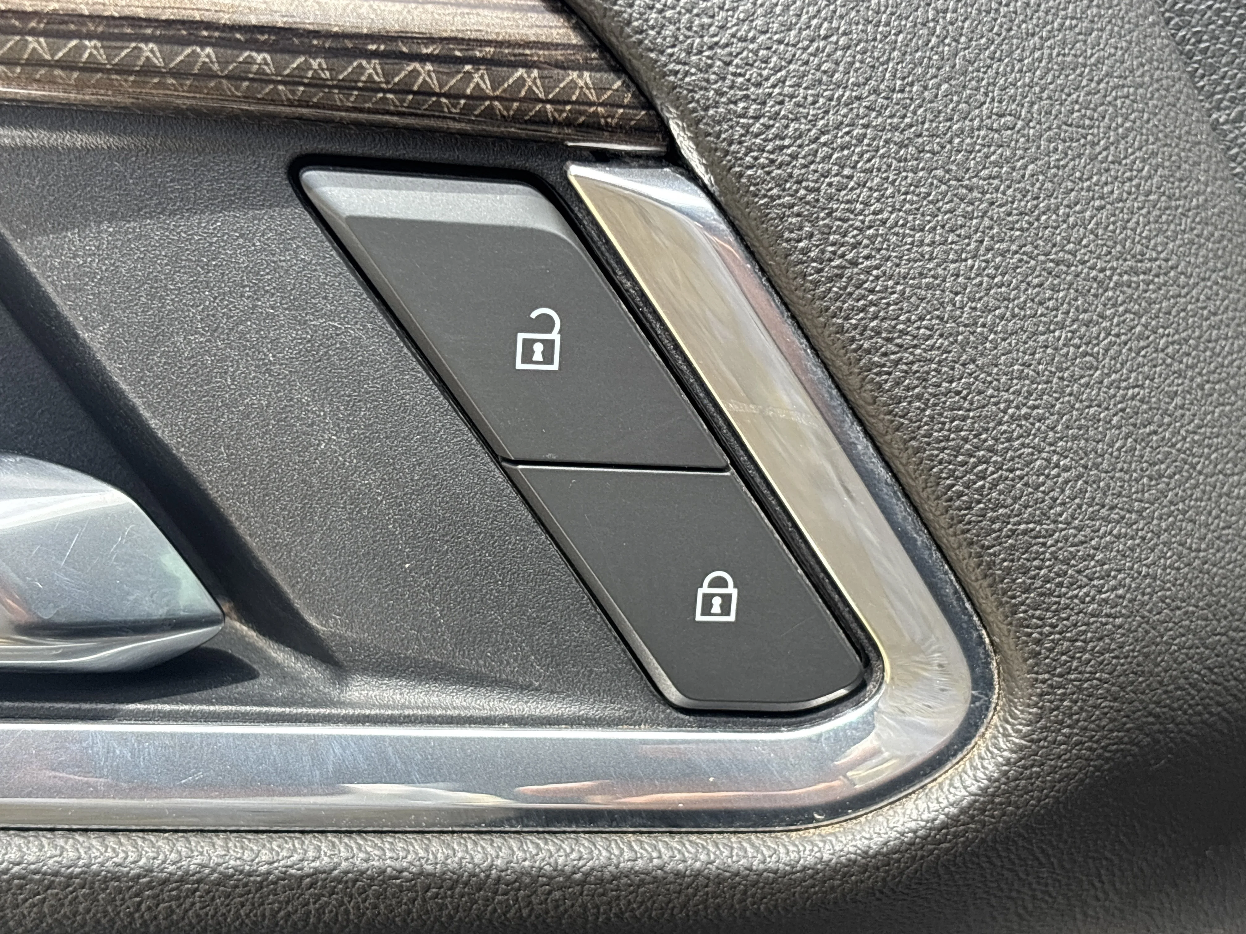 Used 2025 Summit White Chevrolet LT Trail Boss image 24