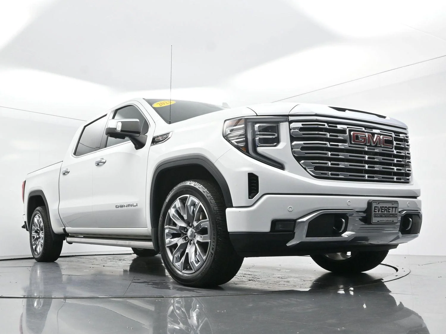 Used 2023 Summit White GMC Denali image 49