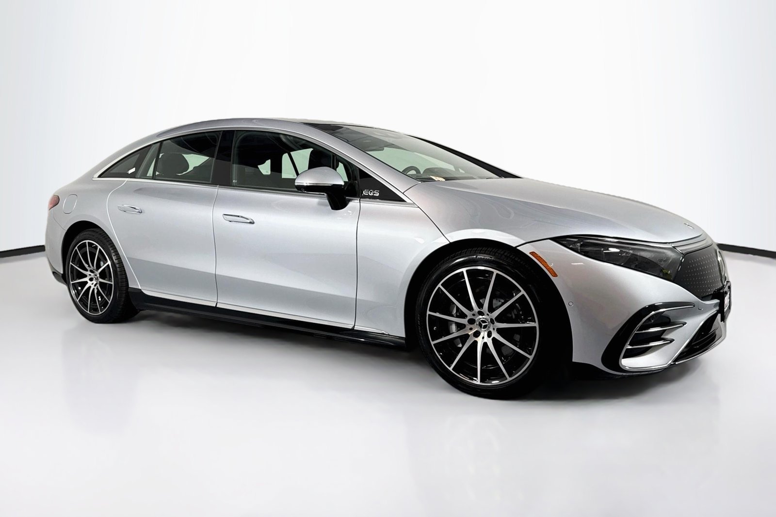Certified Used 2022 Cirrus Silver Metallic Mercedes-Benz EQS 580 image 3