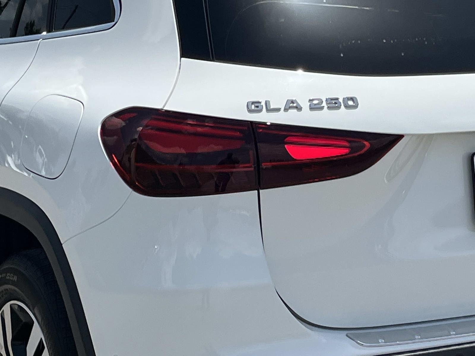 Certified Used 2025 Polar White Mercedes-Benz GLA 250 image 10
