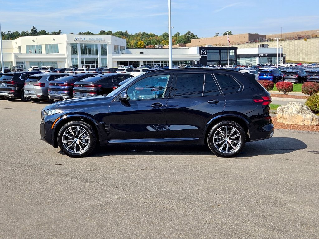 Certified Used 2025 Carbon Black Metallic BMW xDrive40i image 5