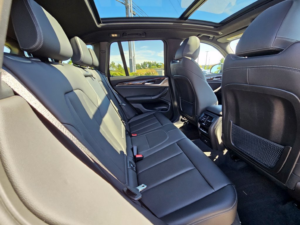 Used 2023 Jet Black BMW xDrive30i image 19