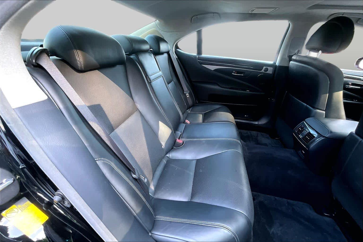 Used 2014 Obsidian Lexus L image 19