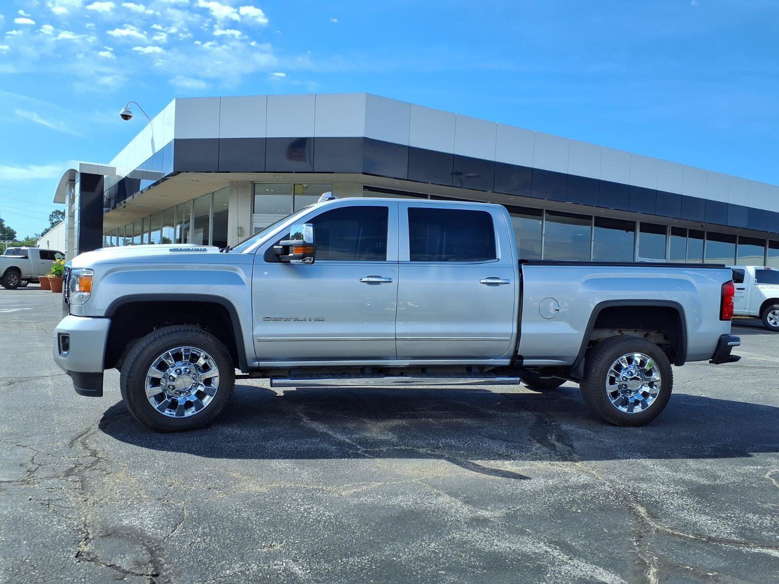Used 2017 QUICKSILVER METALLIC GMC Denali image 41