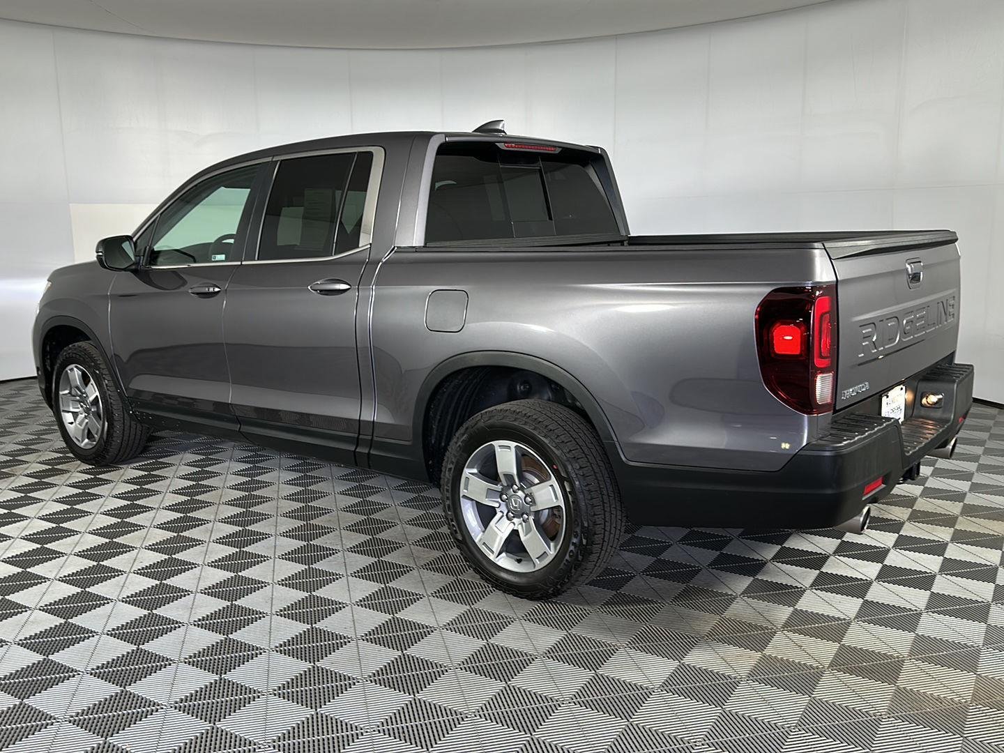 Used 2026 Gray Honda RTL image 5