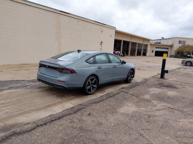 New 2026 Urban Gray Pearl Honda SE image 3