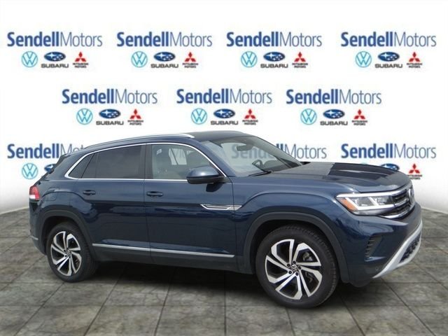 Used 2022  Volkswagen 3.6L V6 SEL image 2