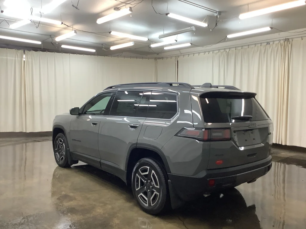 New 2026 Sting-Gray Clear-Coat Exterior Paint Jeep  image 8