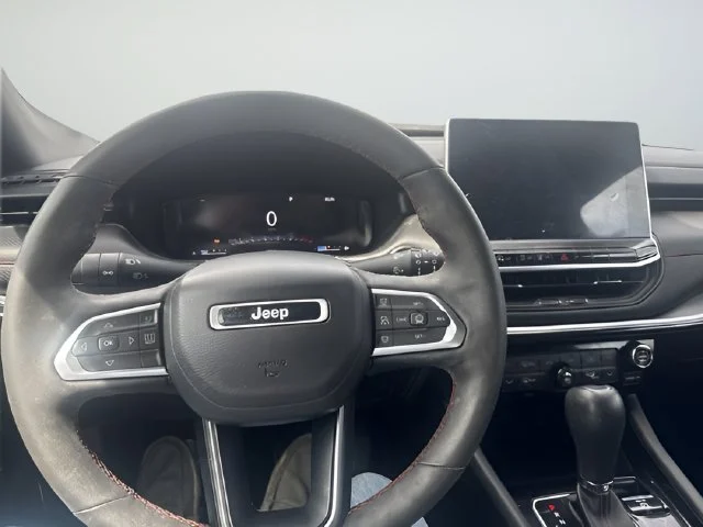 Used 2023 Silver Jeep Trailhawk image 8
