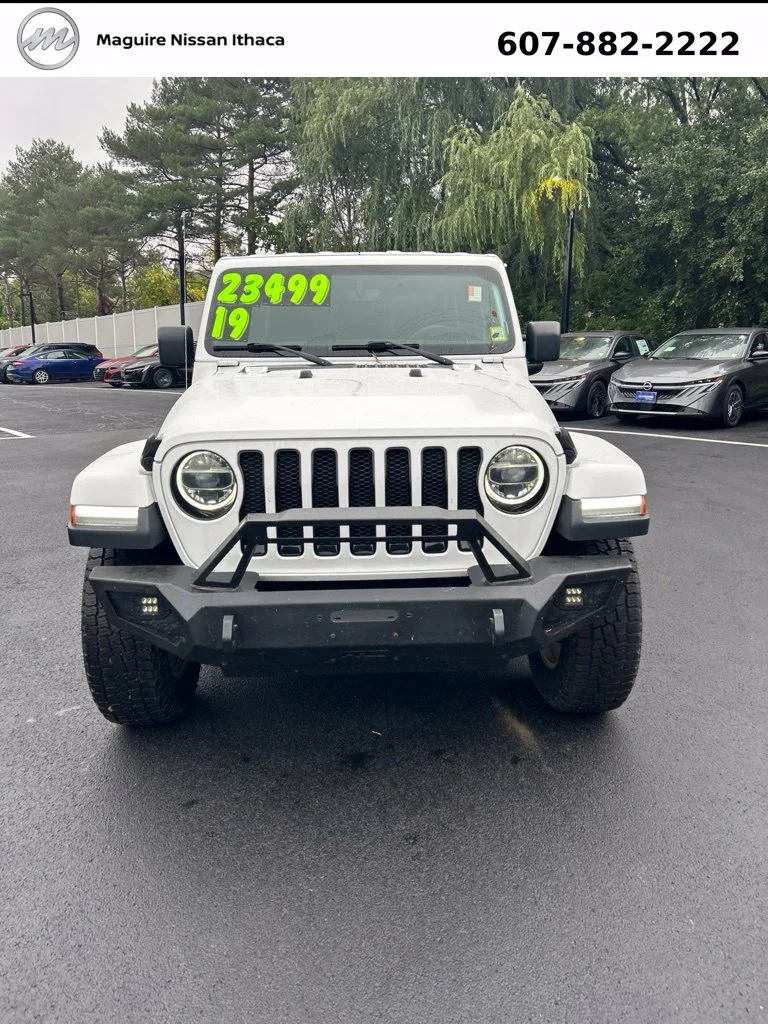 Used 2019 White/off-white Jeep Unlimited Sahara image 3