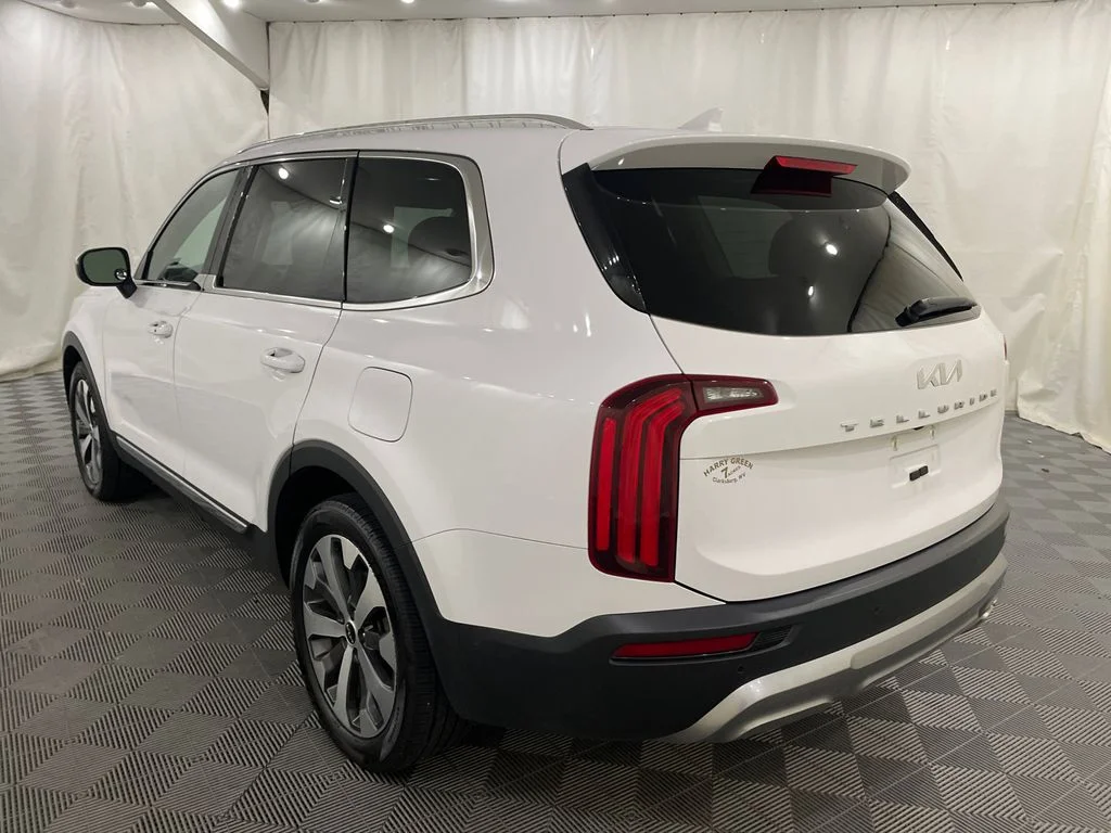 Used 2022 Glacial White Pearl Kia EX image 10