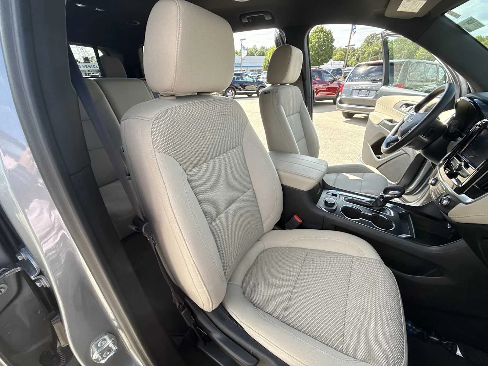 2023 Chevrolet Traverse LS - Photo 27