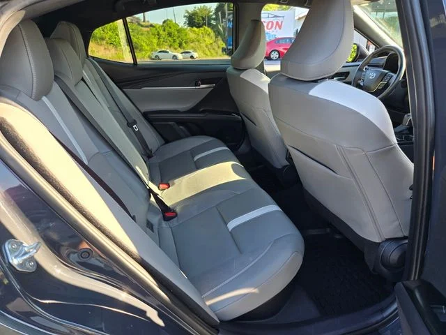 Used 2025  Toyota SE image 19