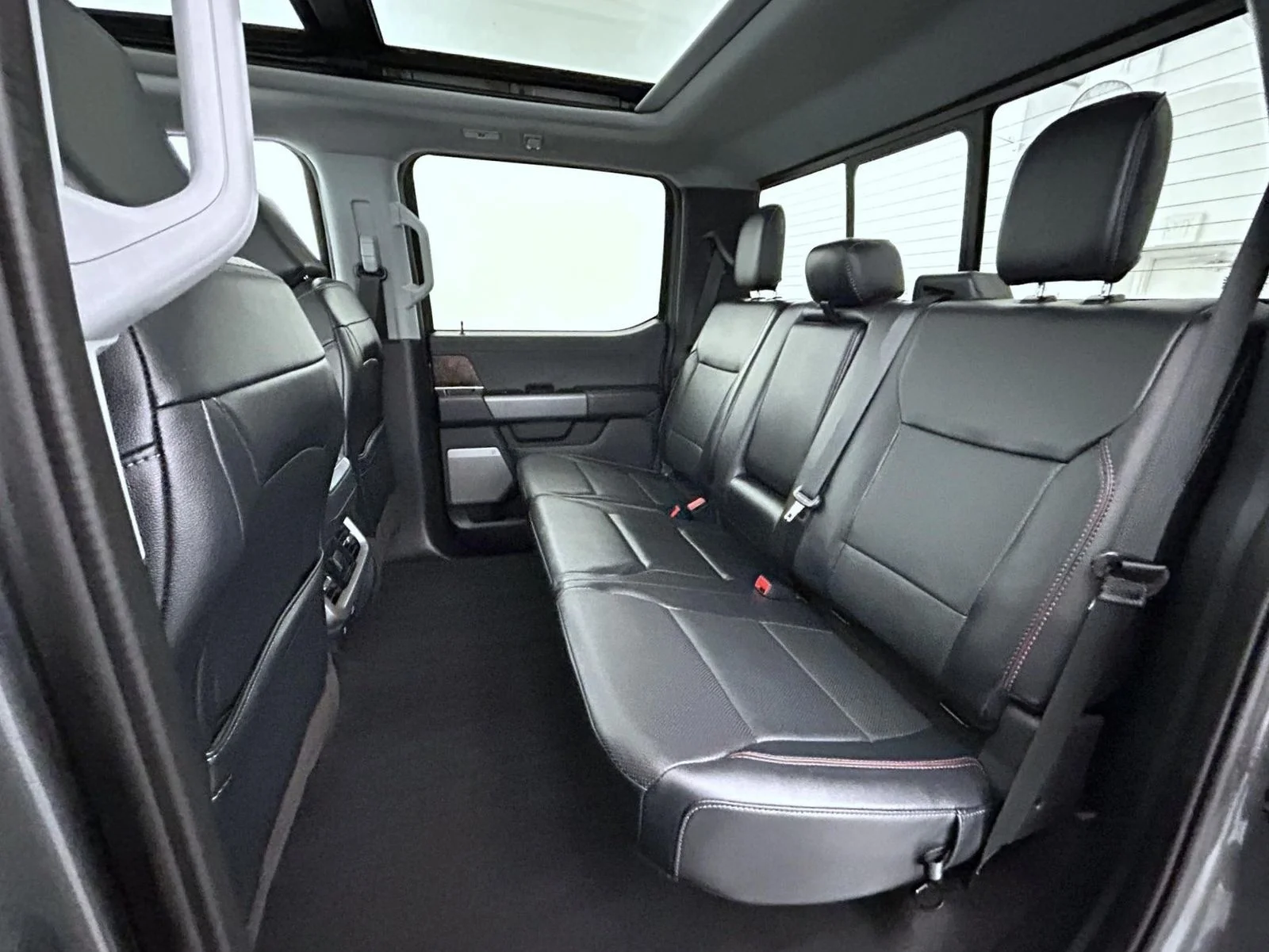 Used 2023 Gray Ford Lariat image 19