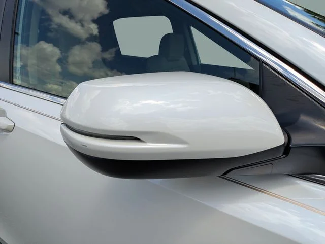 Used 2018 Silver Honda EX-L image 10