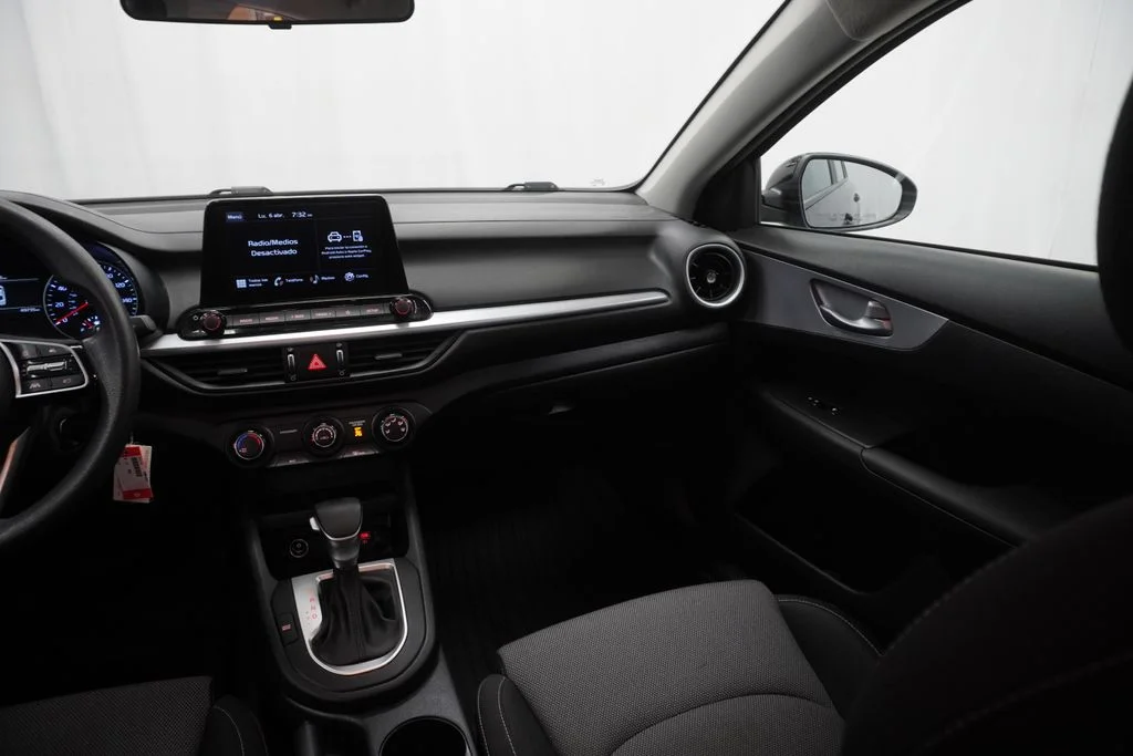 Used 2024 Black Kia LX image 27