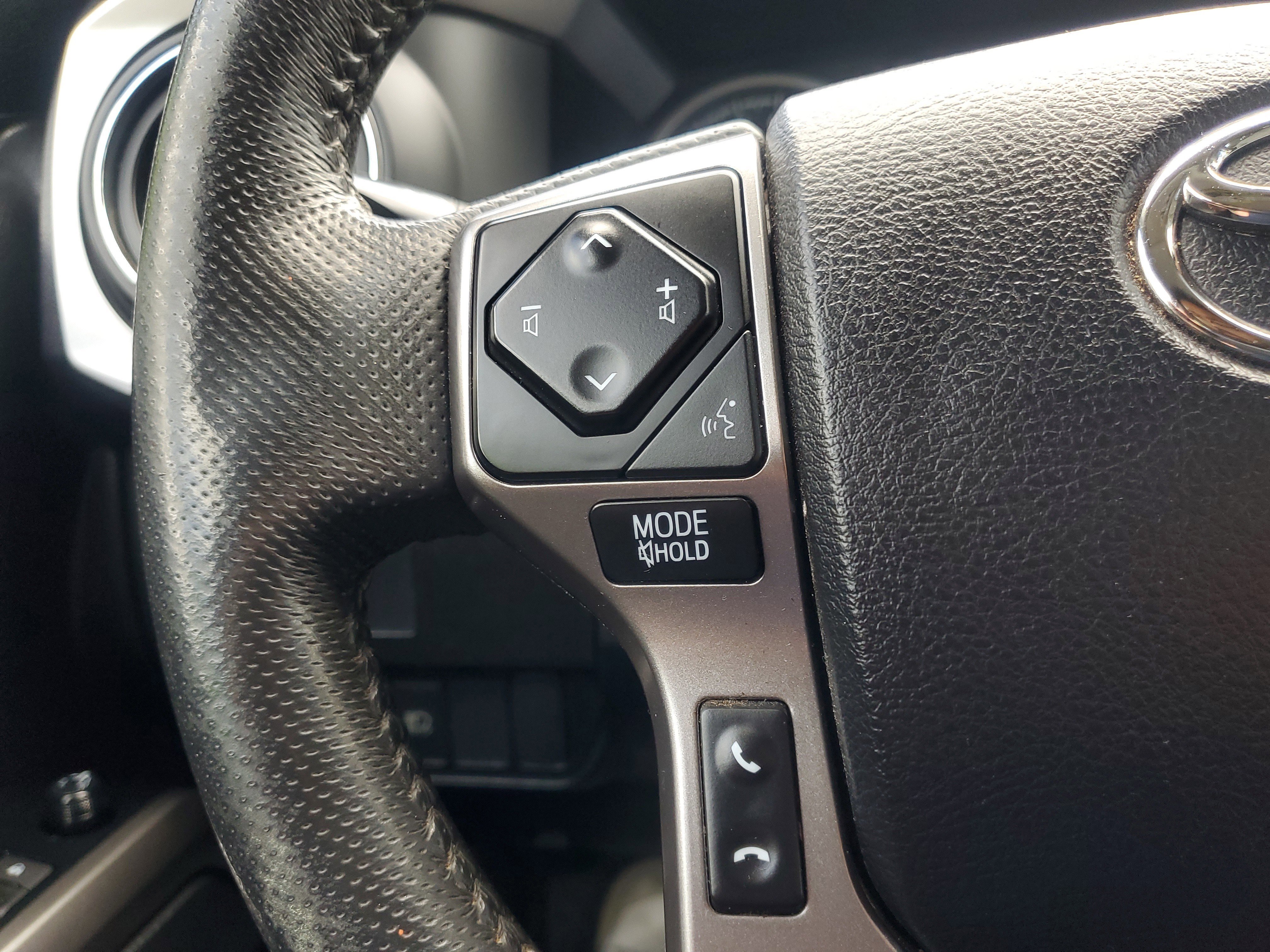 Used 2022 Celestial Silver Metallic Toyota SR5 image 19
