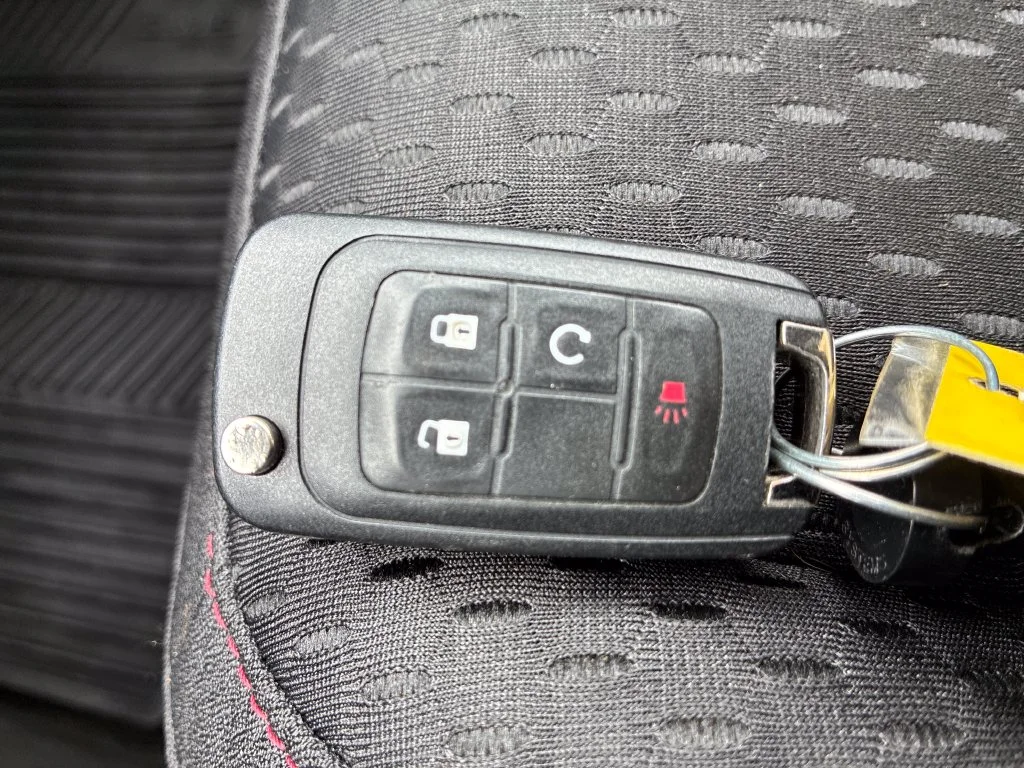 Used 2015 Black GMC SLE-1 image 28