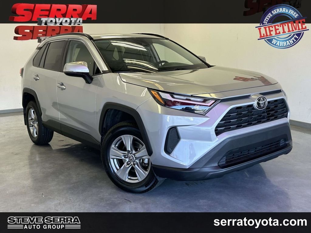 2024 Toyota RAV4 XLE FWD's photo