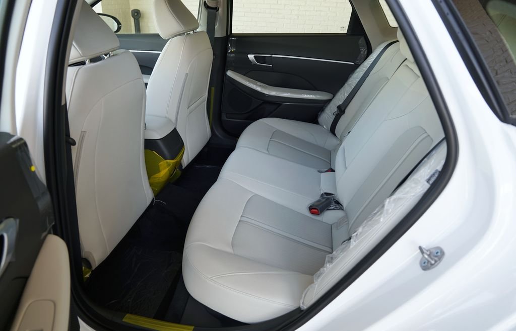 New 2026 Serenity White Hyundai SEL Sport image 42